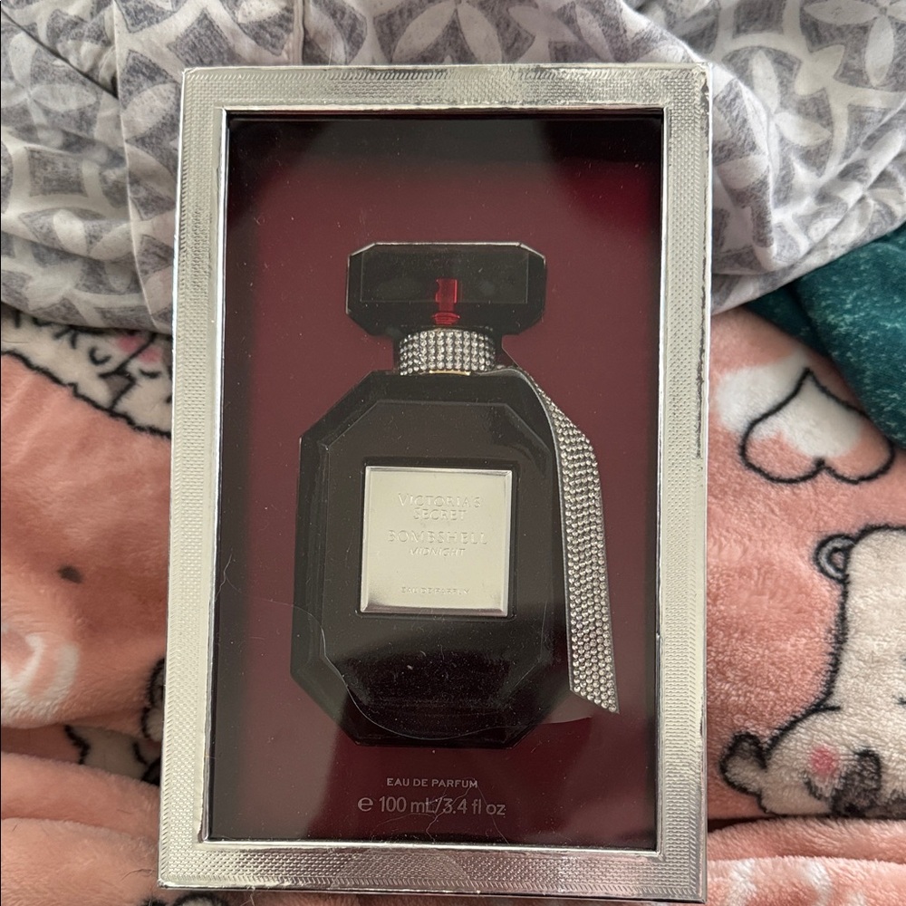 Victoria's Secret Bombshell Oud Eau de Parfum - Black and Silver